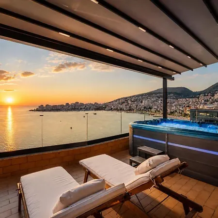 Luxury Penthouse With Jakuzzi Apartment