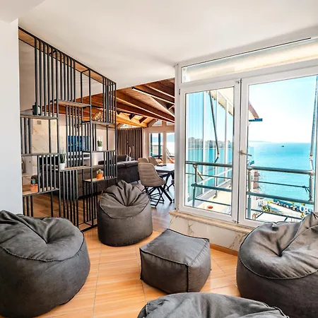 Luxury Penthouse With Jakuzzi Apartment Sarande