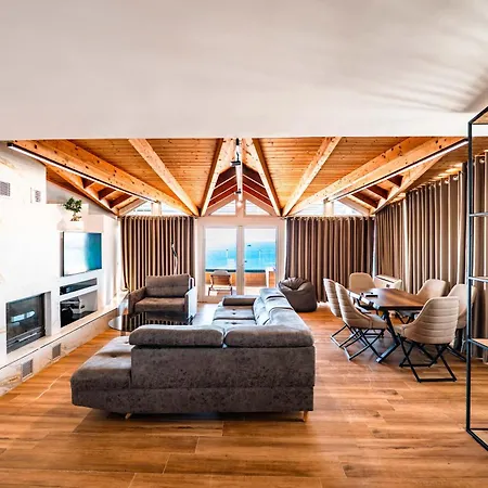 Luxury Penthouse With Jakuzzi