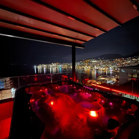 Luxury Penthouse With Jakuzzi