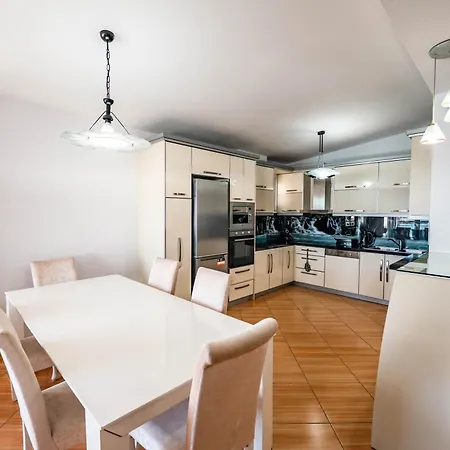 Apartment Luxury Penthouse With Jakuzzi Sarande
