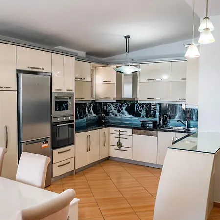 Luxury Penthouse With Jakuzzi * Sarande